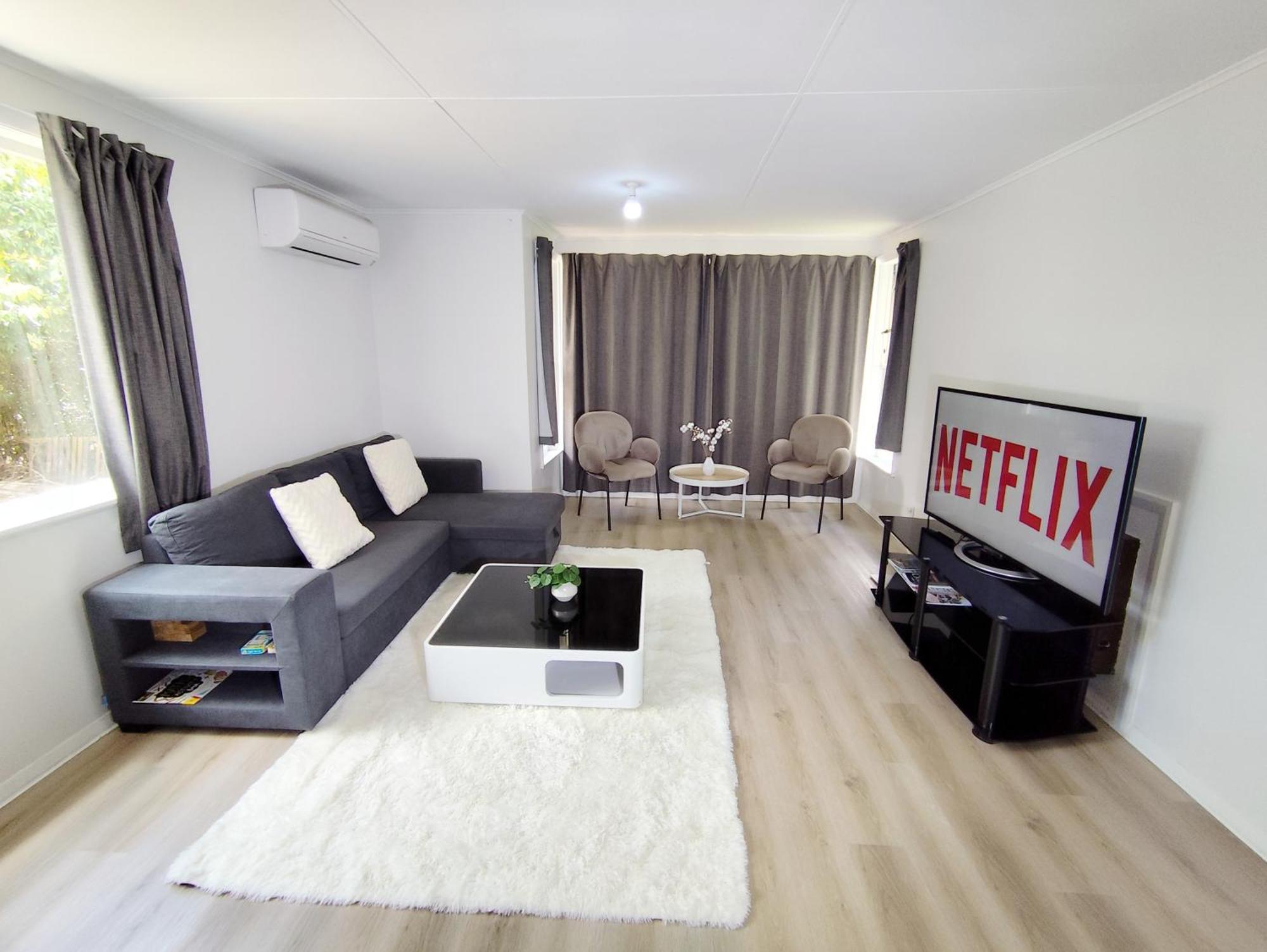 3-Bedroom House-Big Yard- Netflix Hamilton Exterior photo